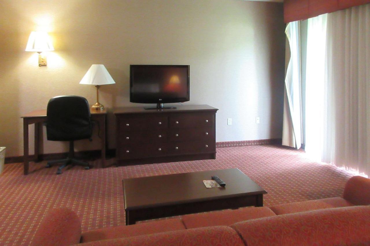 Quality Inn & Suites Owego Extérieur photo